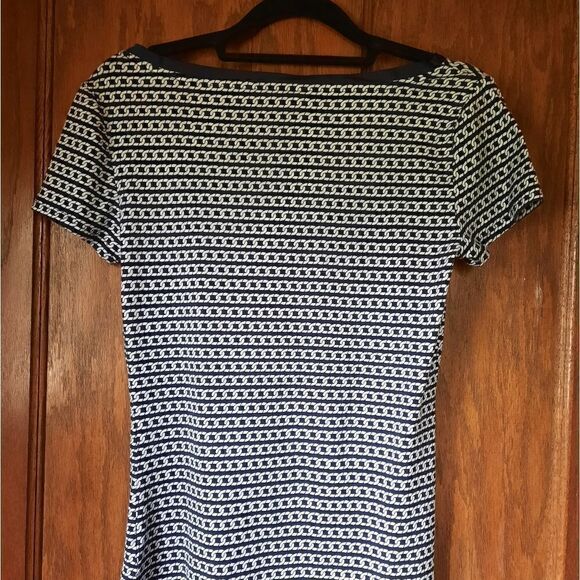 Banana Republic Scoopneck T Shirt Tencel Navy Short Sleeved - Picture 3 of 7